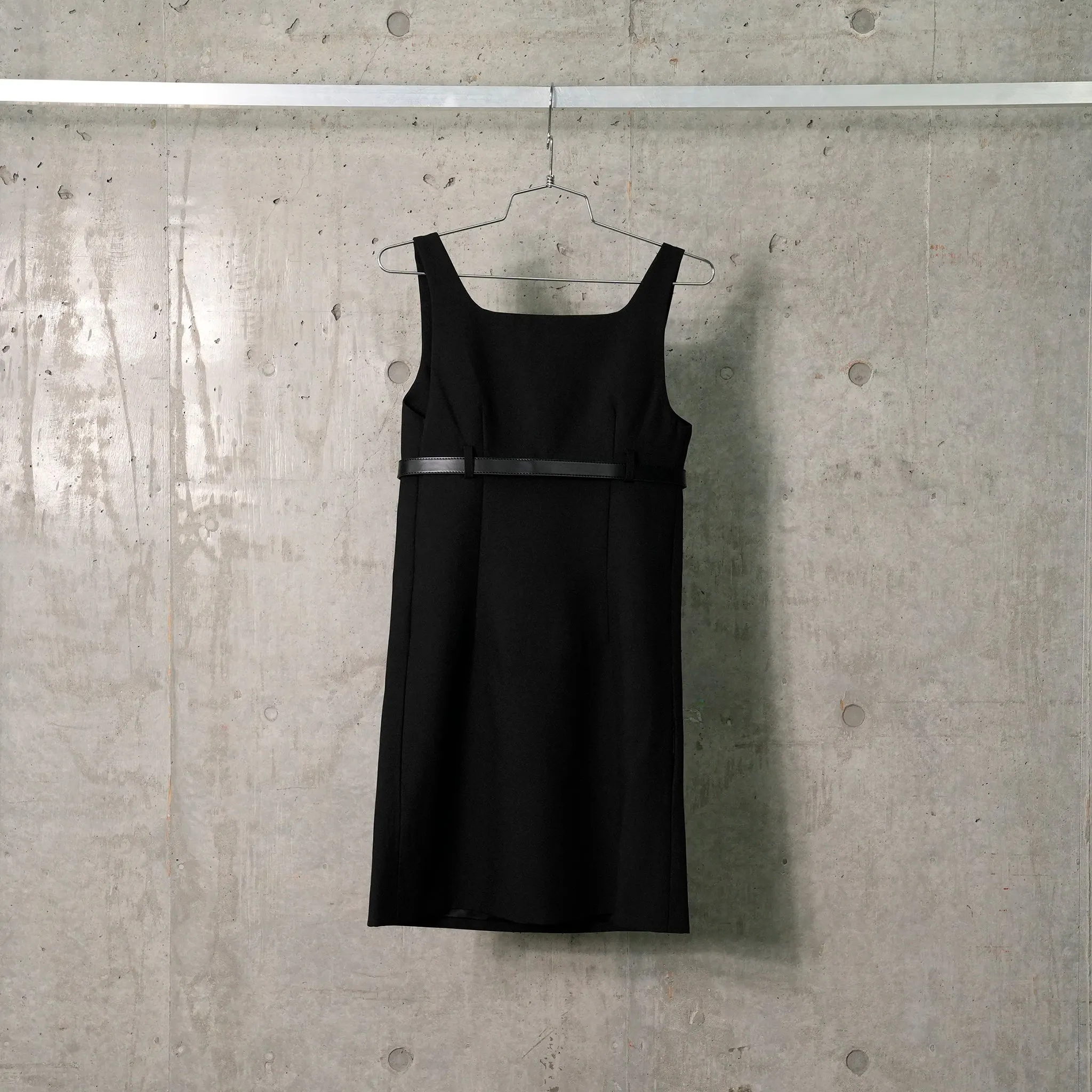 BELTED TAILORED MINI DRESS / BLACK