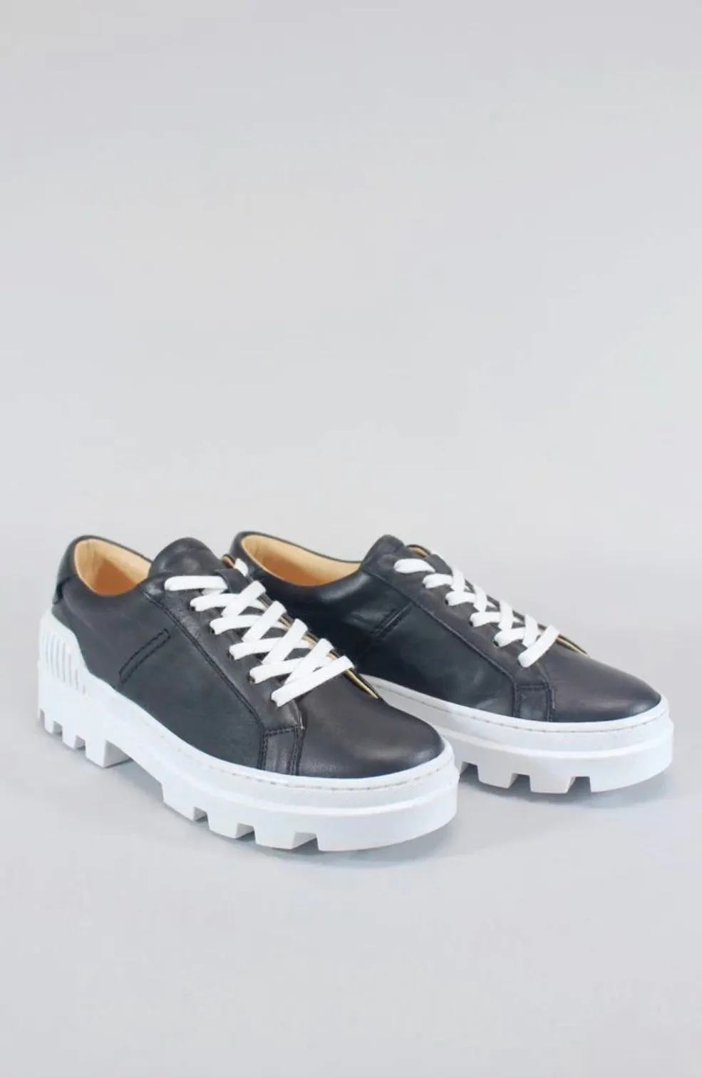 Diego Black Sneaker